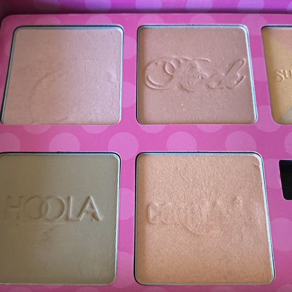 Benefit Real Cheeky Party Tin Blush, Bronzer & Highlighter Set Maketup - Picture 4 of 7